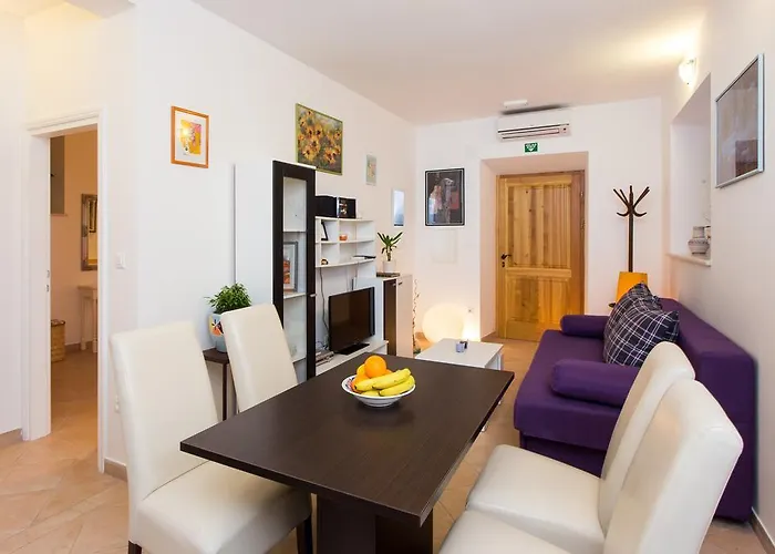 Nila\'S Place