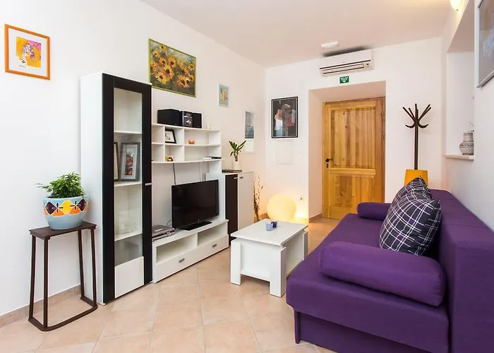 Nila\'S Place